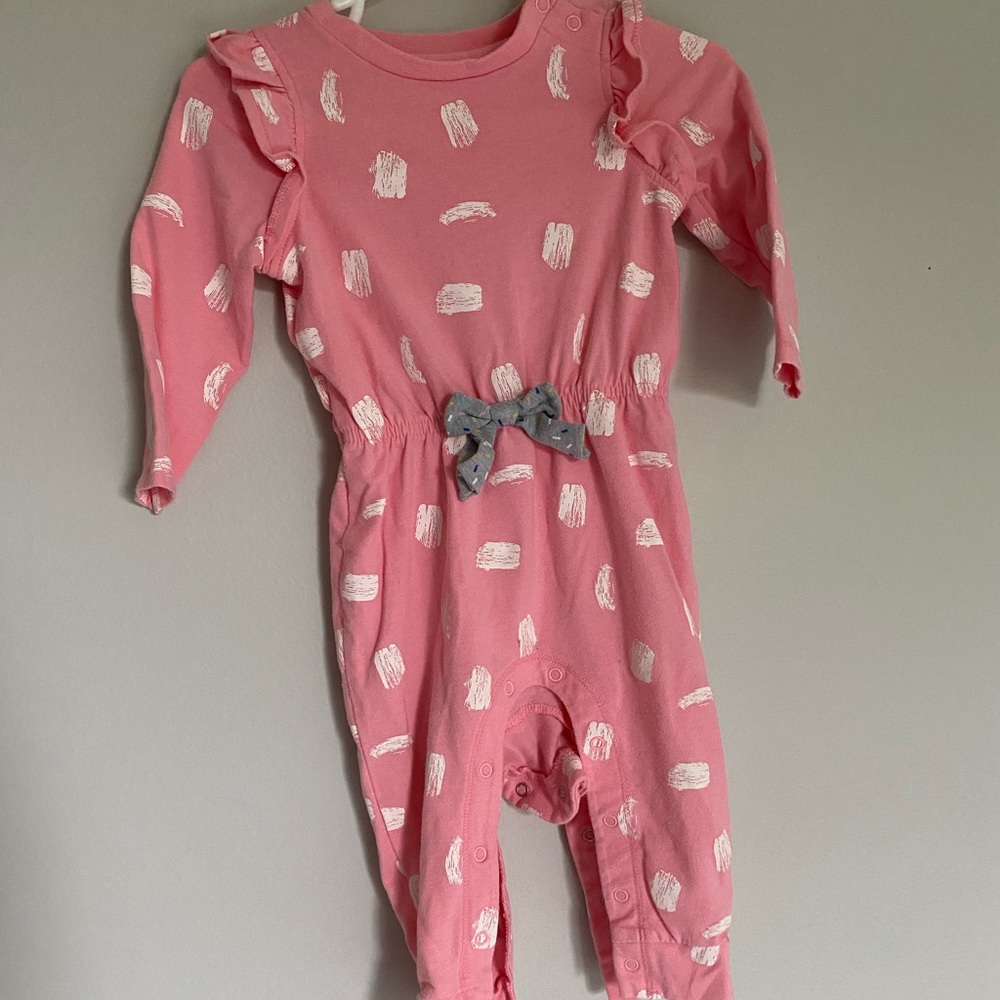 ⭐️5/$12⭐️ 9m romper